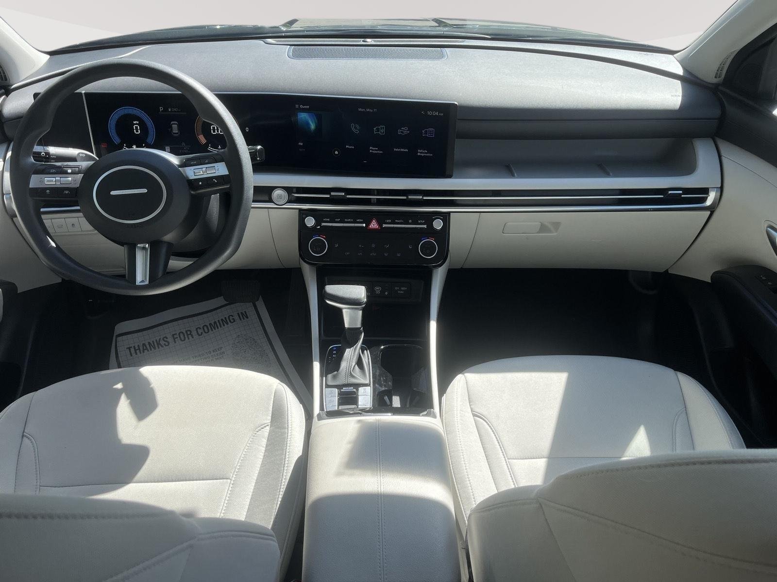 Used 2025 Phantom Black Hyundai SEL image 16
