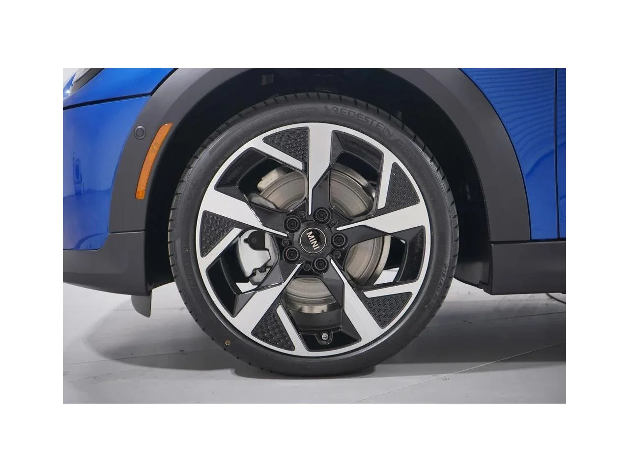 New 2026 Icy Sunshine Blue Metallic MINI SIGNATURE PLUS image 2
