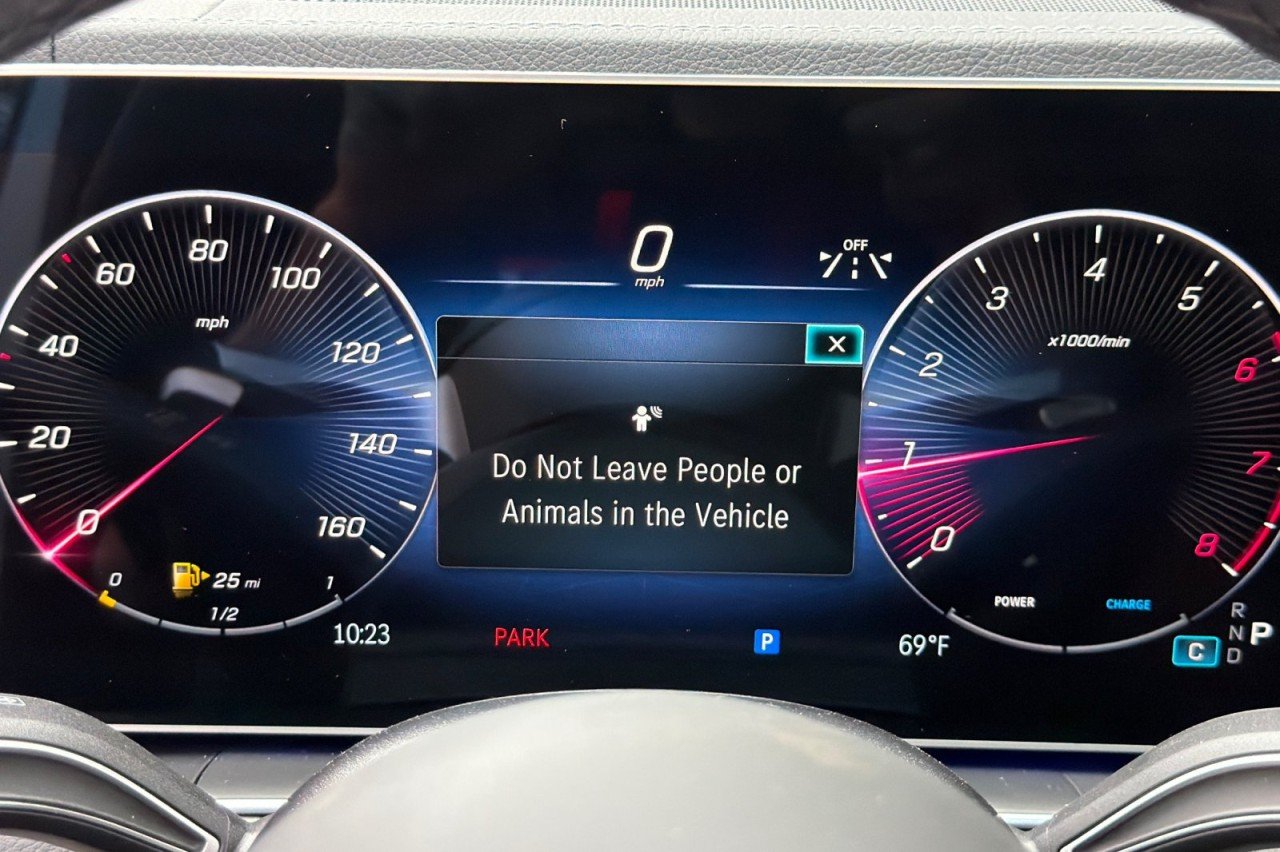 New 2026 Cirrus Silver Metallic Mercedes-Benz GLS 450 4MATIC® SUV image 25