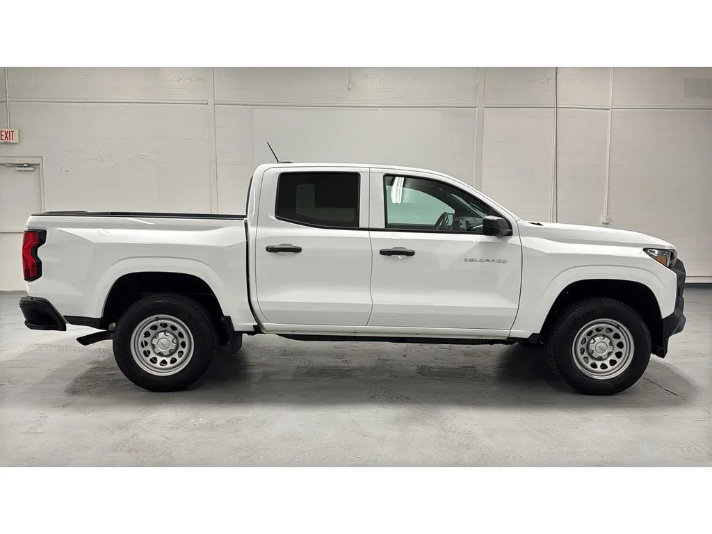 Used 2024 Summit White Chevrolet WT image 3