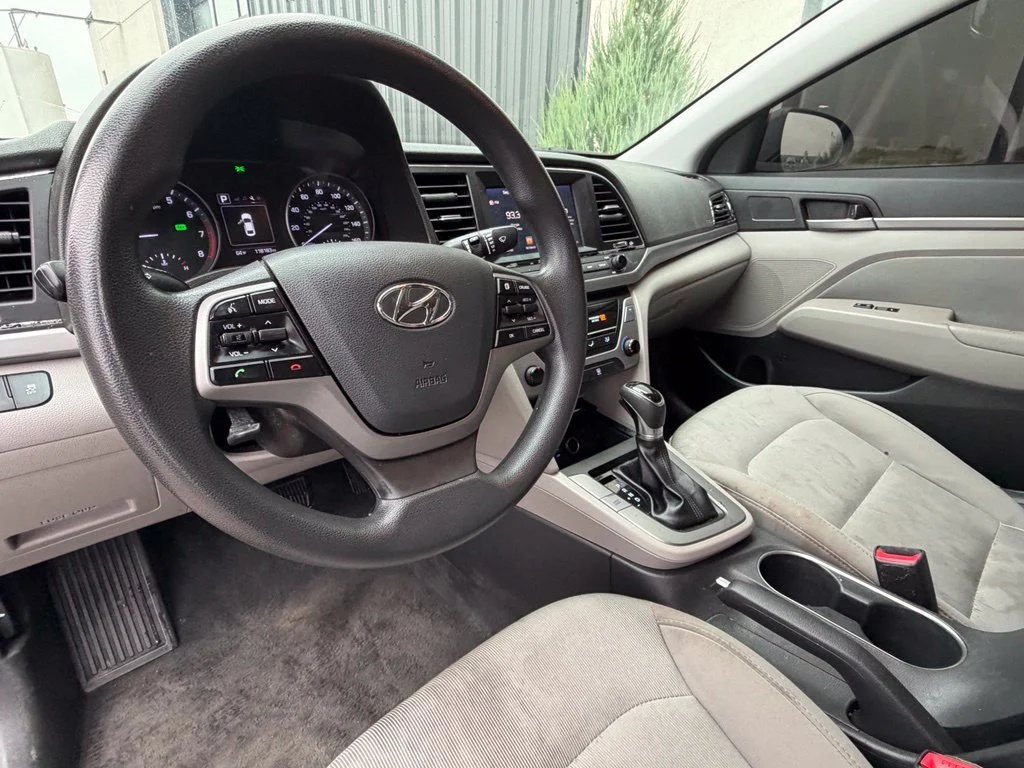 Used 2018 Black Hyundai SEL image 7