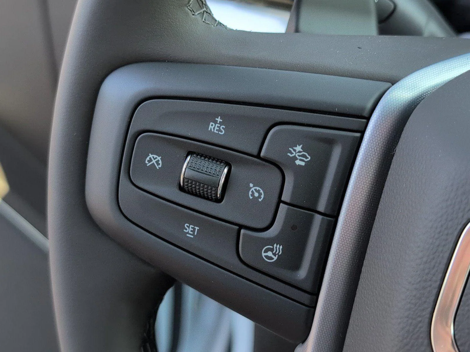New 2026 Glacier White Tricoat GMC SLT image 29