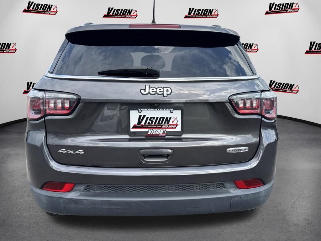 Used 2017 Gray Jeep Latitude image 7