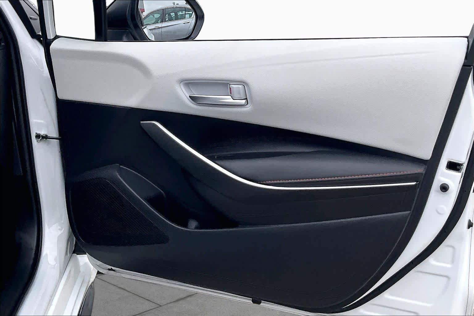 Used 2025 Ice Cap/Midnight Black Metallic Toyota FX image 21