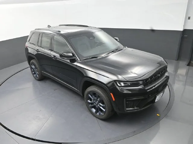 New 2026 Diamond Black Crystal Pearl-Coat Exterior Paint Jeep  image 10