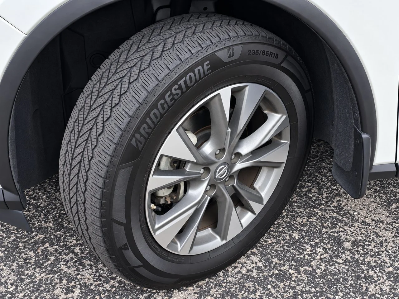 Used 2018 Pearl White Nissan SL image 12