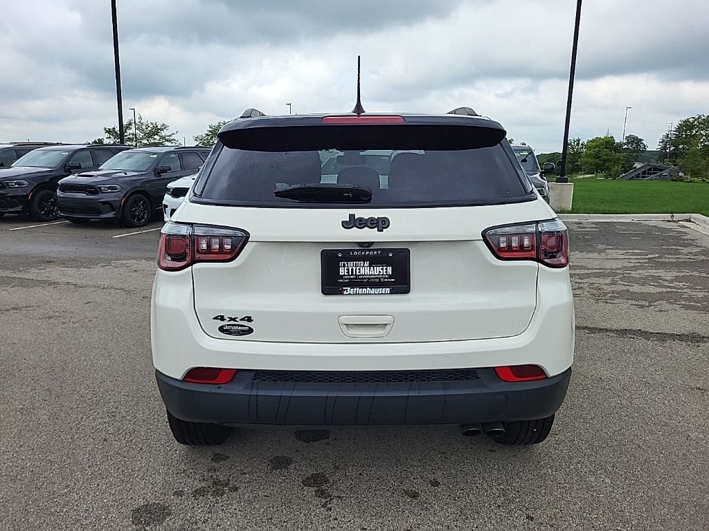 Used 2019 White Jeep Latitude image 4