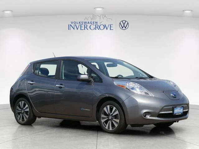 2015 Nissan Leaf SL's photo
