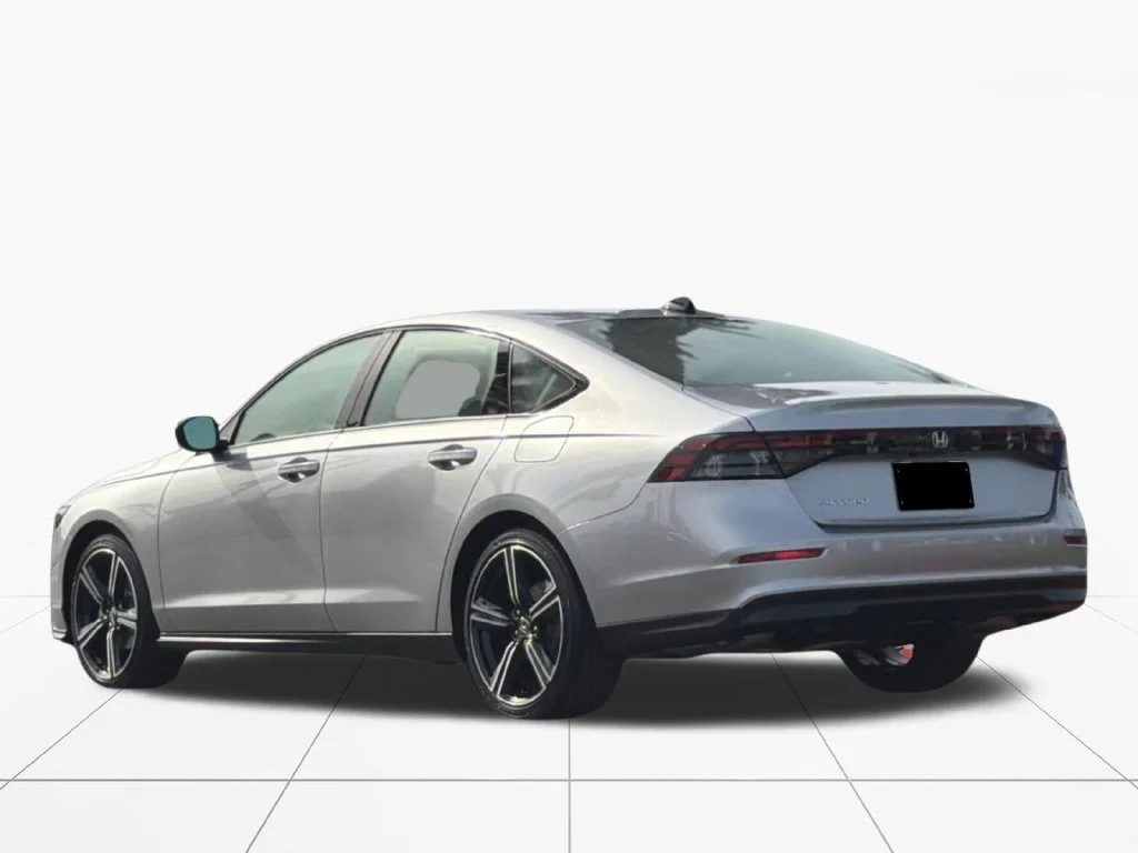 New 2026 Solar Silver Metallic Honda SE image 6