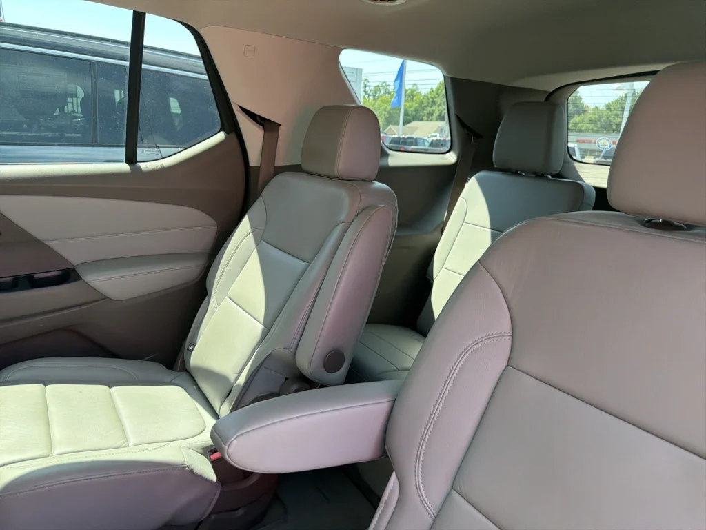 Used 2019 Cajun Red Tintcoat Chevrolet LT Leather image 8