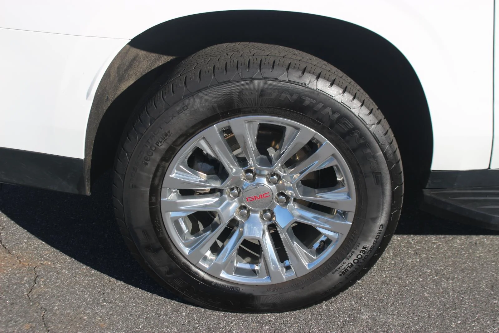 Used 2025 Summit White GMC Denali image 39