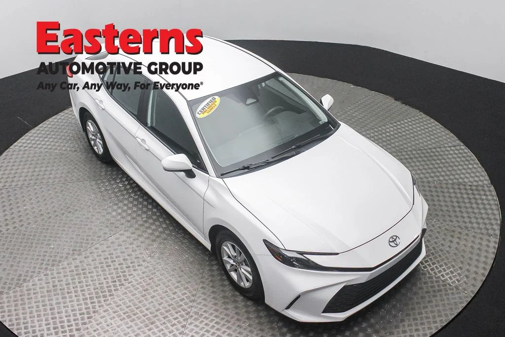 Used 2025 White Toyota LE image 3
