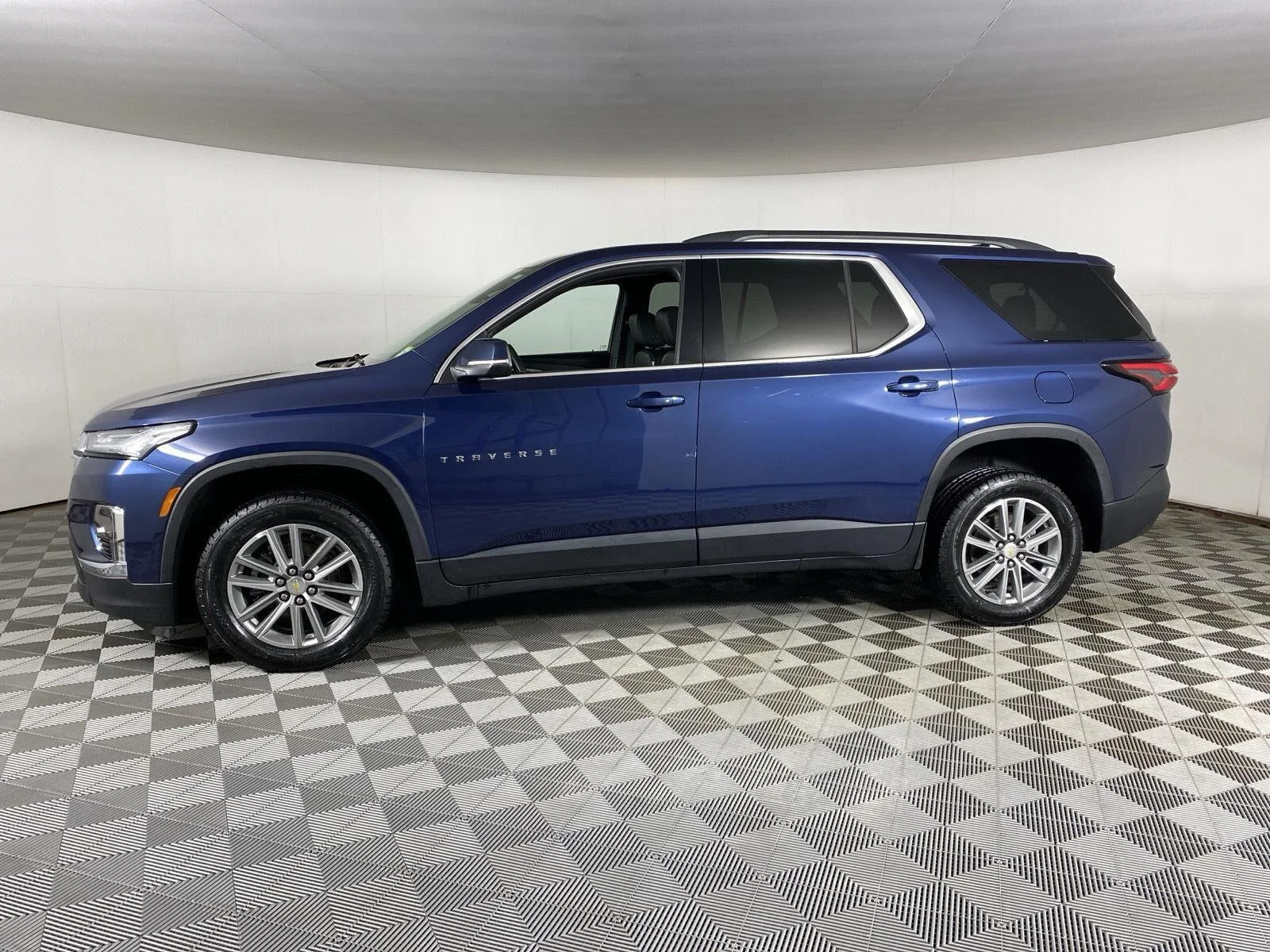 Used 2023 Northsky Blue Metallic Chevrolet LT Leather image 3