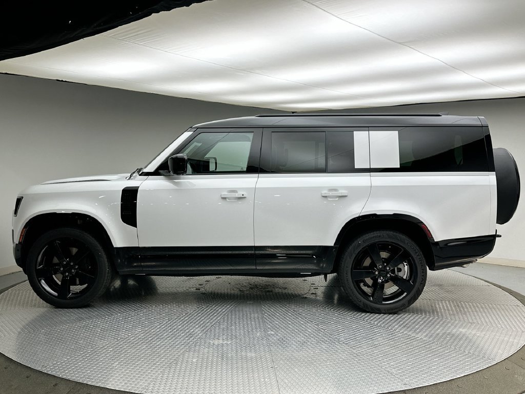 New 2026 Fuji White Land Rover X-Dynamic SE image 2