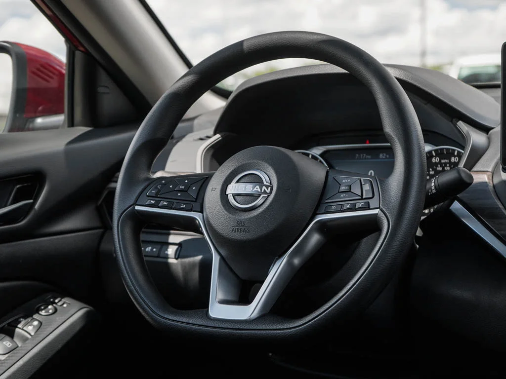 New 2026 Super Black Clearcoat Nissan 2.5 SV image 13