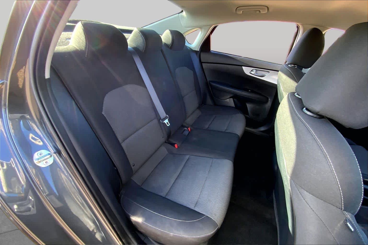 Used 2024 Gravity Gray Kia LXS image 19