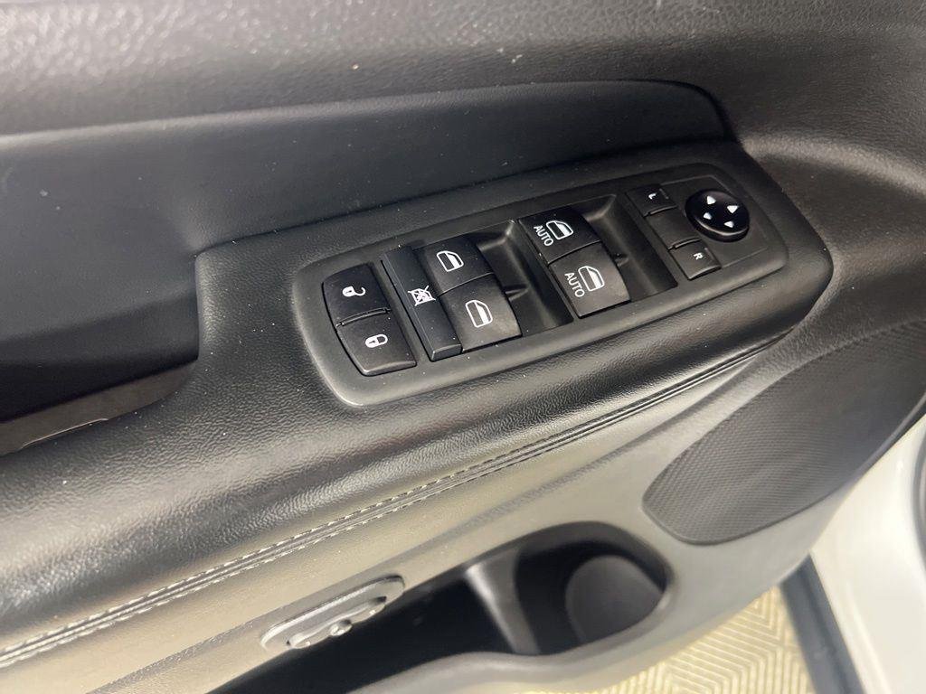 Used 2020 Bright White Clearcoat Jeep Limited image 13