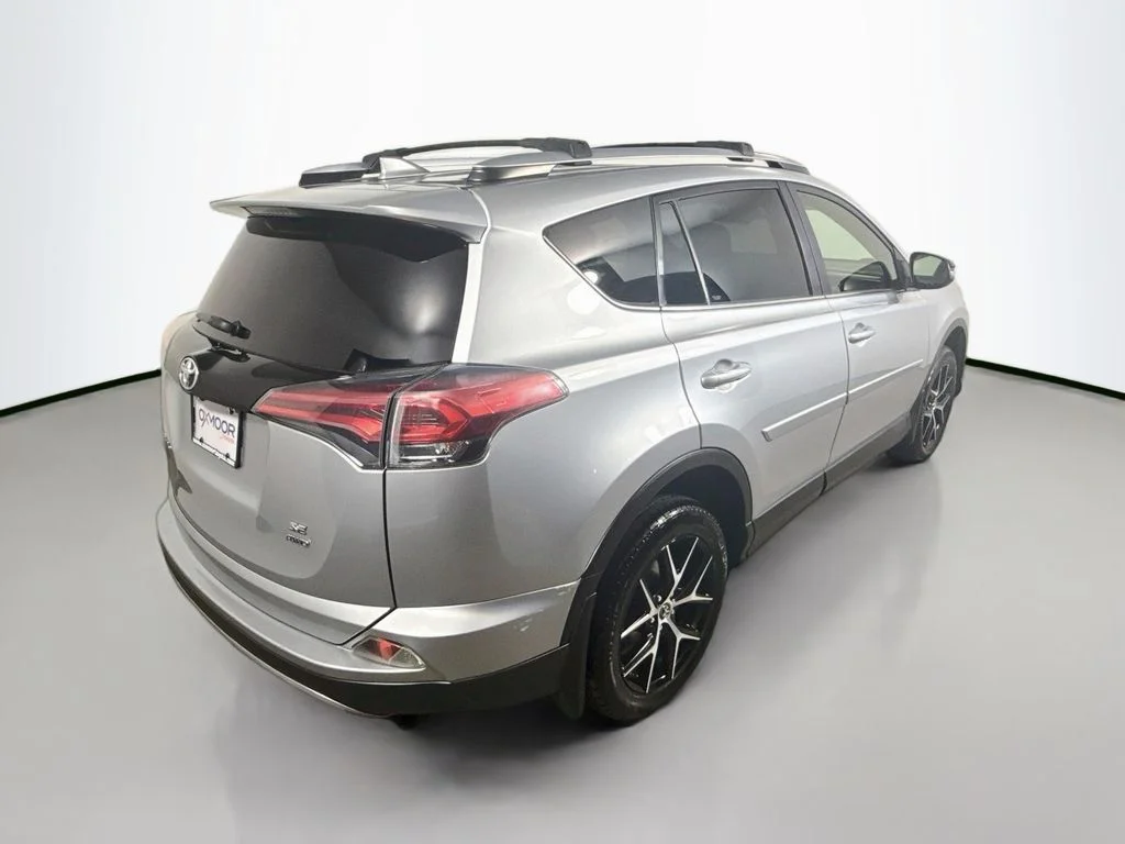 Used 2018 Silver Sky Metallic Toyota SE image 7