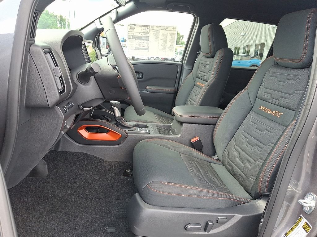 2026 Nissan Frontier — photo 8