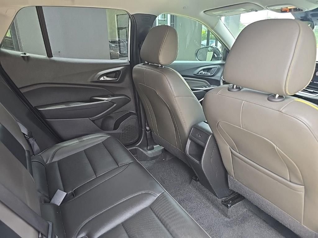 Used 2025 White Chevrolet ACTIV image 26