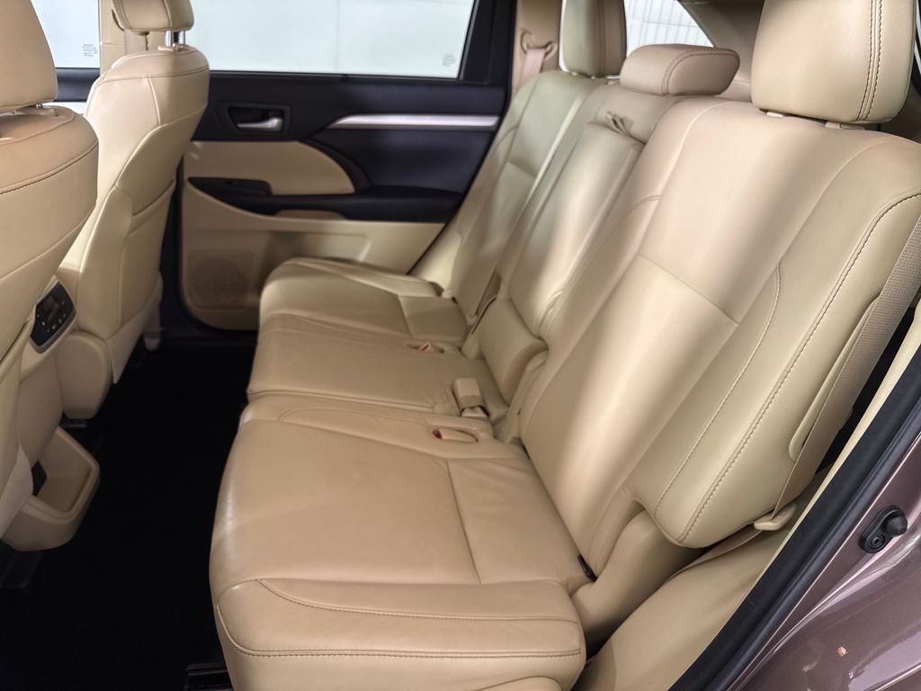 2017 Toyota Highlander XLE - Photo 13