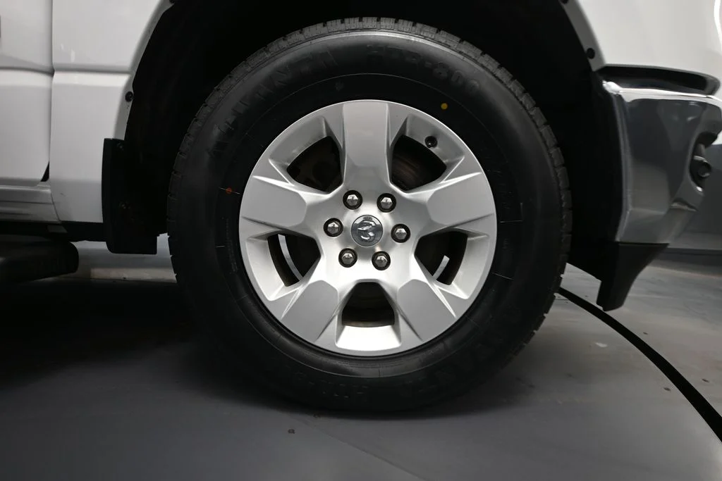 Used 2021 White Ram Big Horn/Lone Star image 18