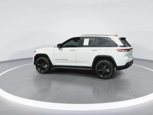 Used 2023 White Jeep Limited image 7