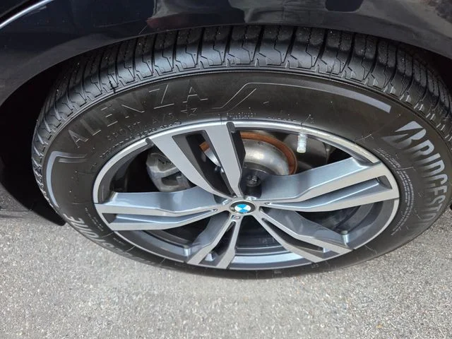 Used 2019 Black BMW xDrive40i image 3