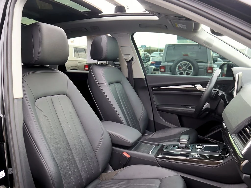 Used 2020 Mythos Black Metallic Audi Premium Plus image 19