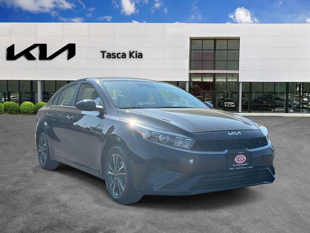 2023 Kia Forte LXS AT's photo