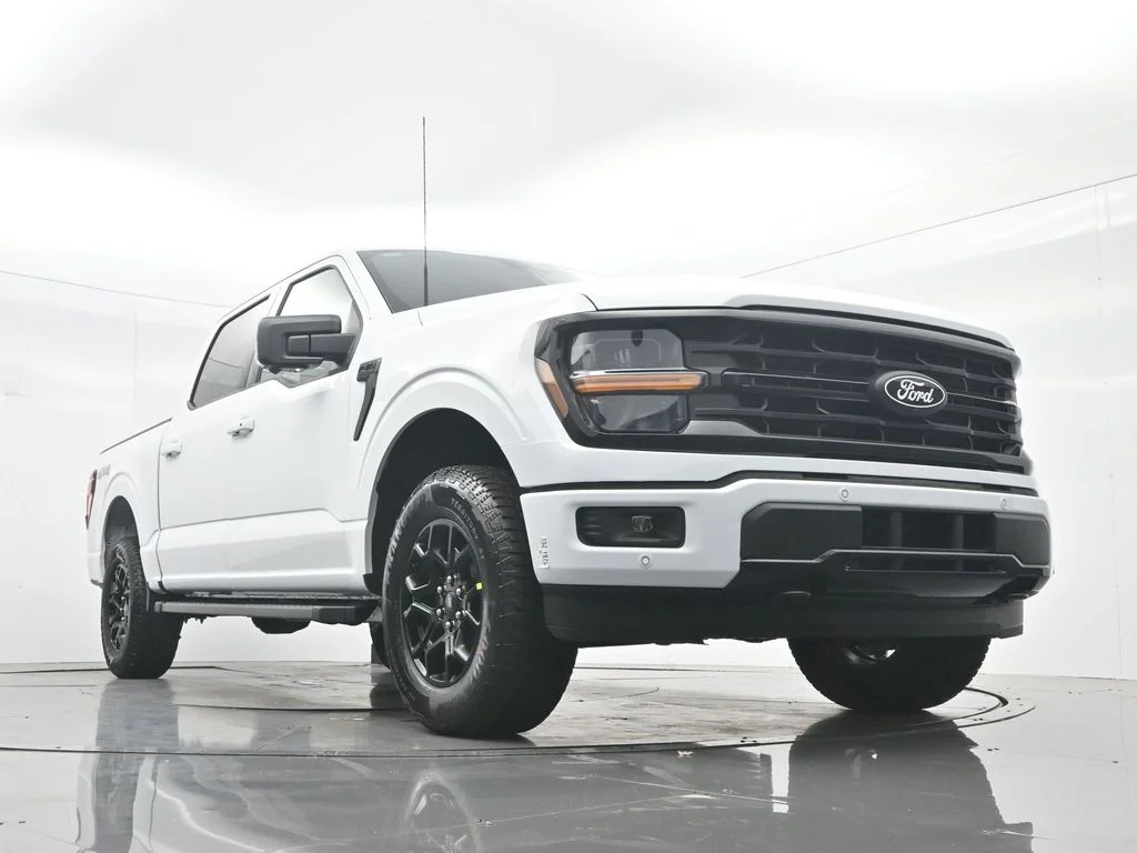 New 2026 Oxford White Ford XLT image 33