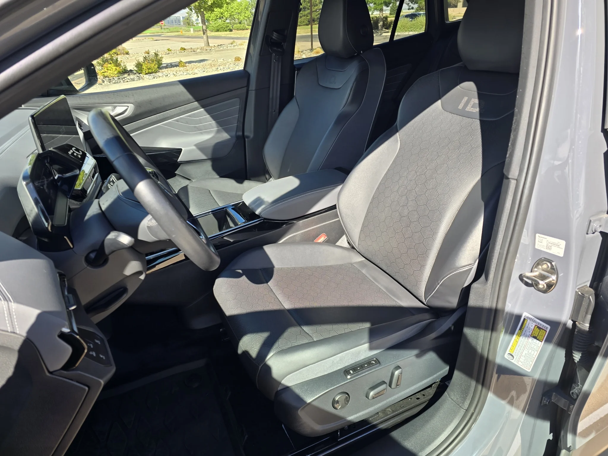 Used 2023 Pure Gray Volkswagen Pro S image 13