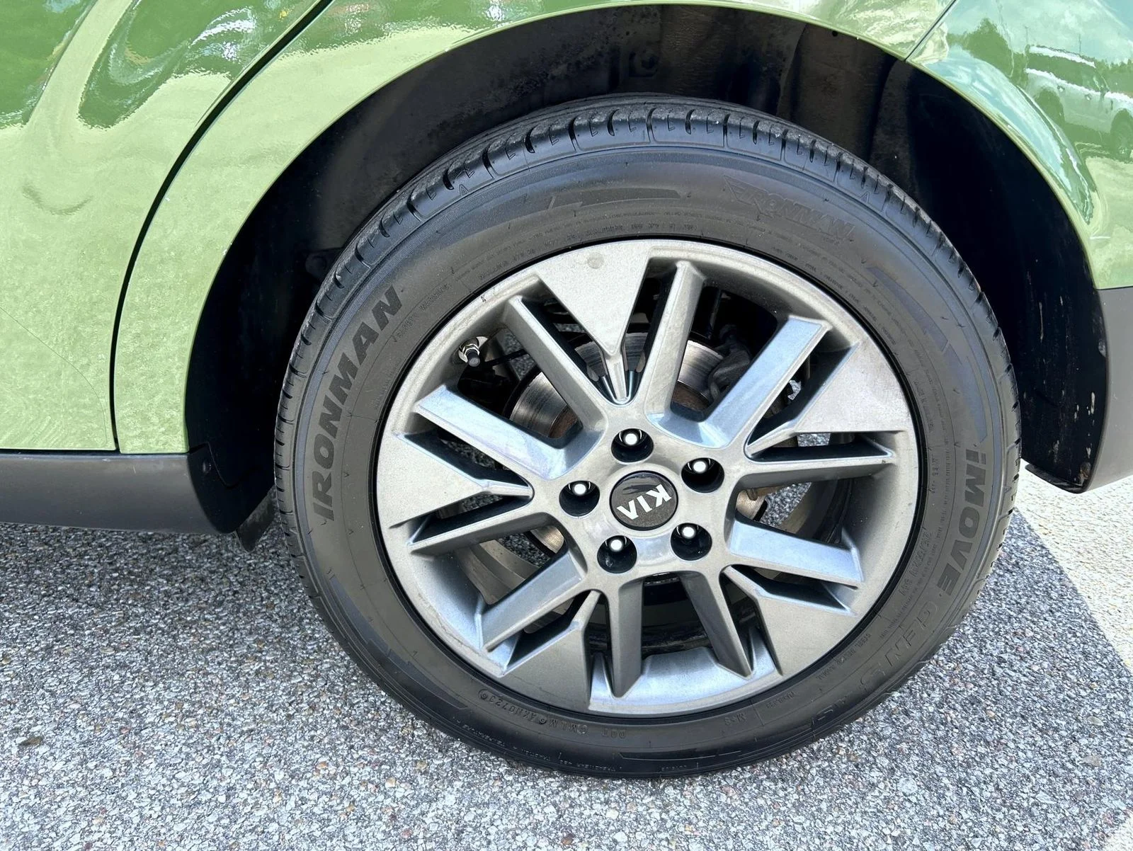 Used 2020 Green Kia EX image 22