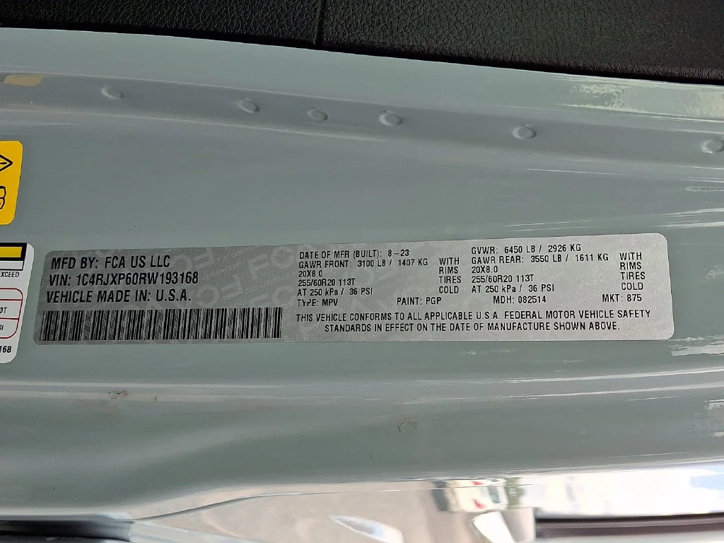 Used 2024 Earl Clearcoat Jeep Sahara image 28