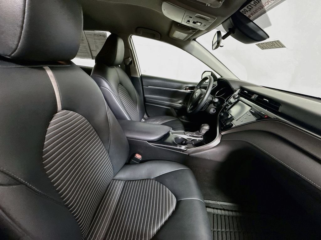 Used 2019 White Toyota  image 24