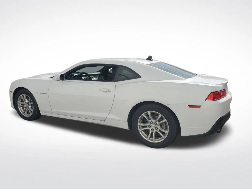 Used 2015 White Chevrolet 2LS image 2