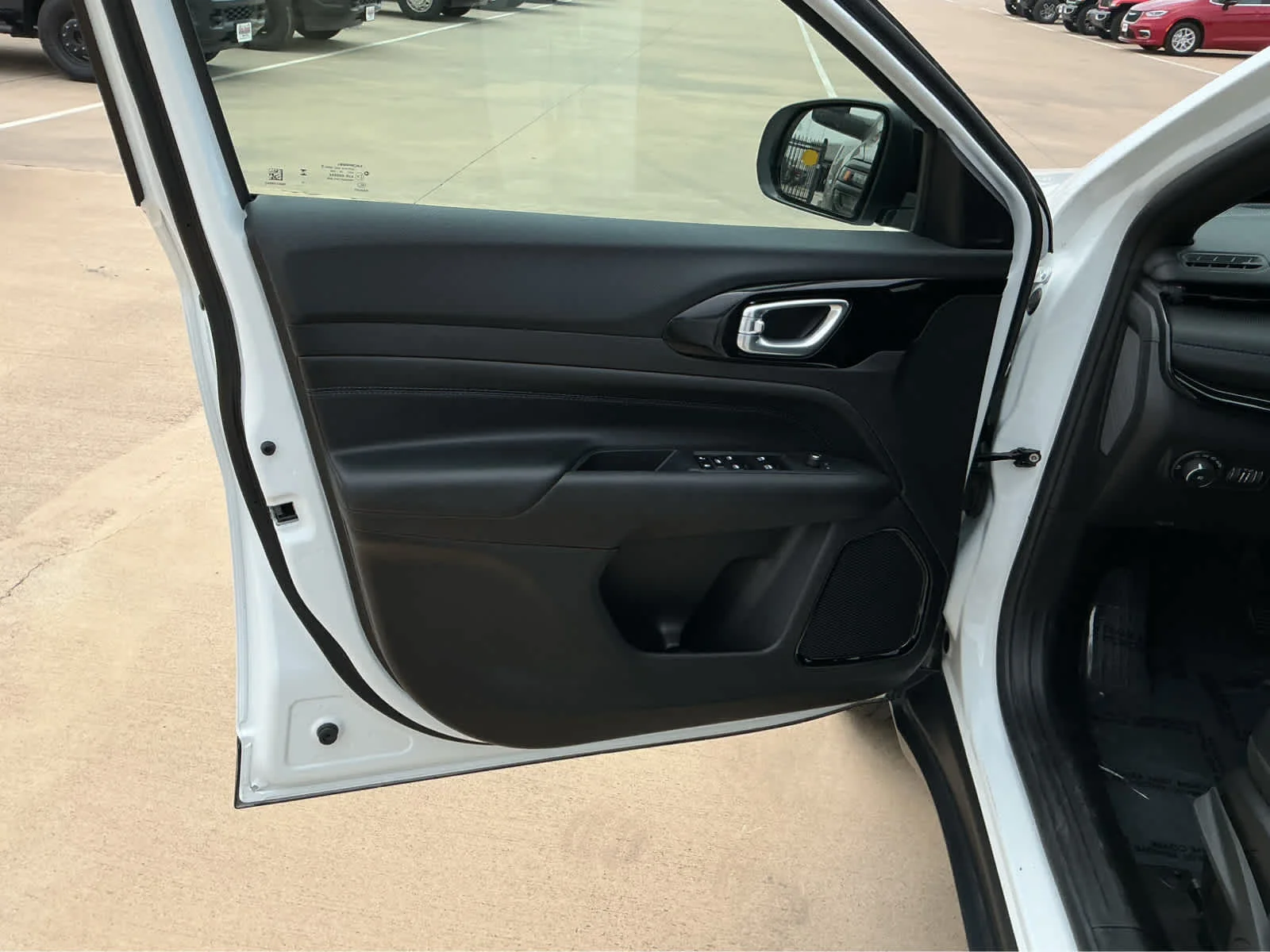 Certified Used 2025 Bright White Clearcoat Jeep Latitude image 14