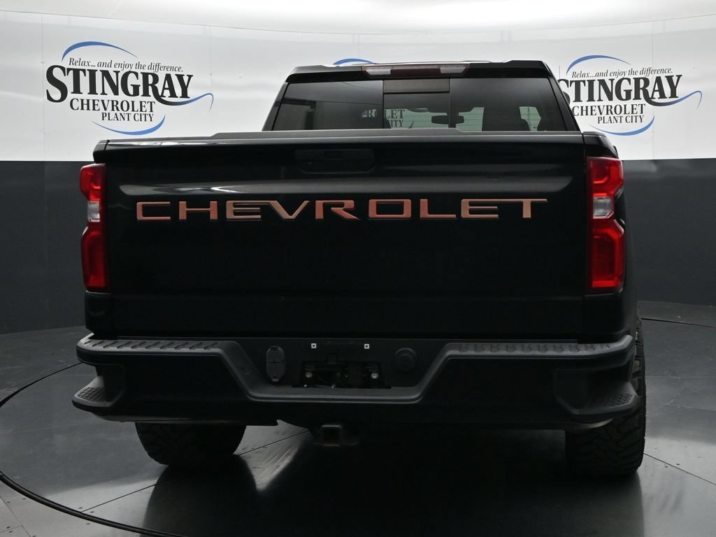 Used 2019 BLACK Chevrolet RST image 6