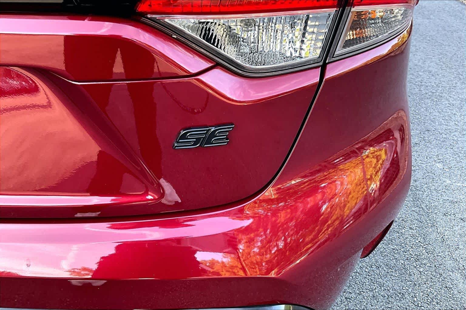 Used 2025 Ruby Flare Pearl Toyota SE image 10