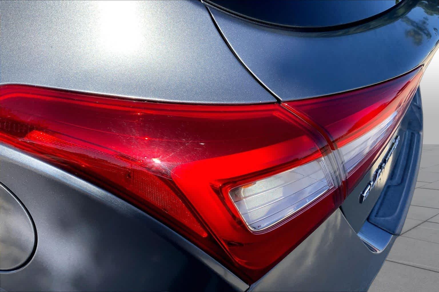 Used 2016 Galactic Gray Hyundai  image 28