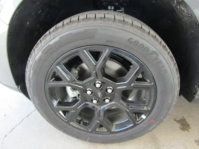 New 2026 Carbonized Gray Metallic Ford XLT image 57