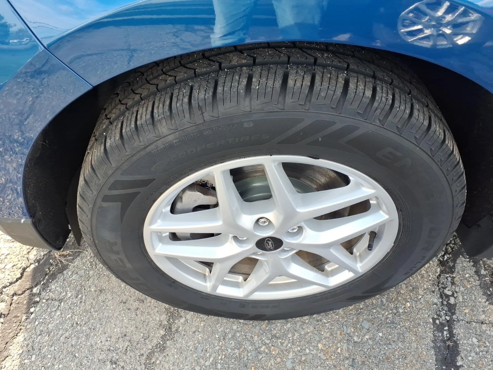 Used 2024 Blue Metallic Ford SEL image 9