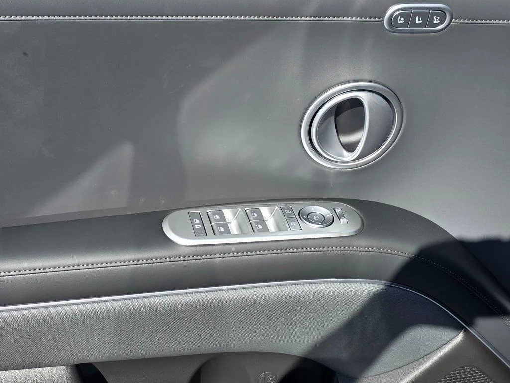 New 2026 Creamy White Pearl Hyundai Calligraphy image 28