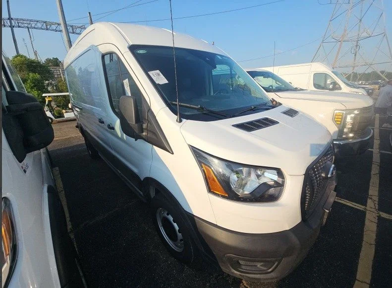 Used 2024 Oxford White Ford Base image 1