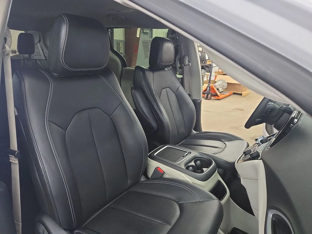 Used 2024 White Chrysler Touring L image 25