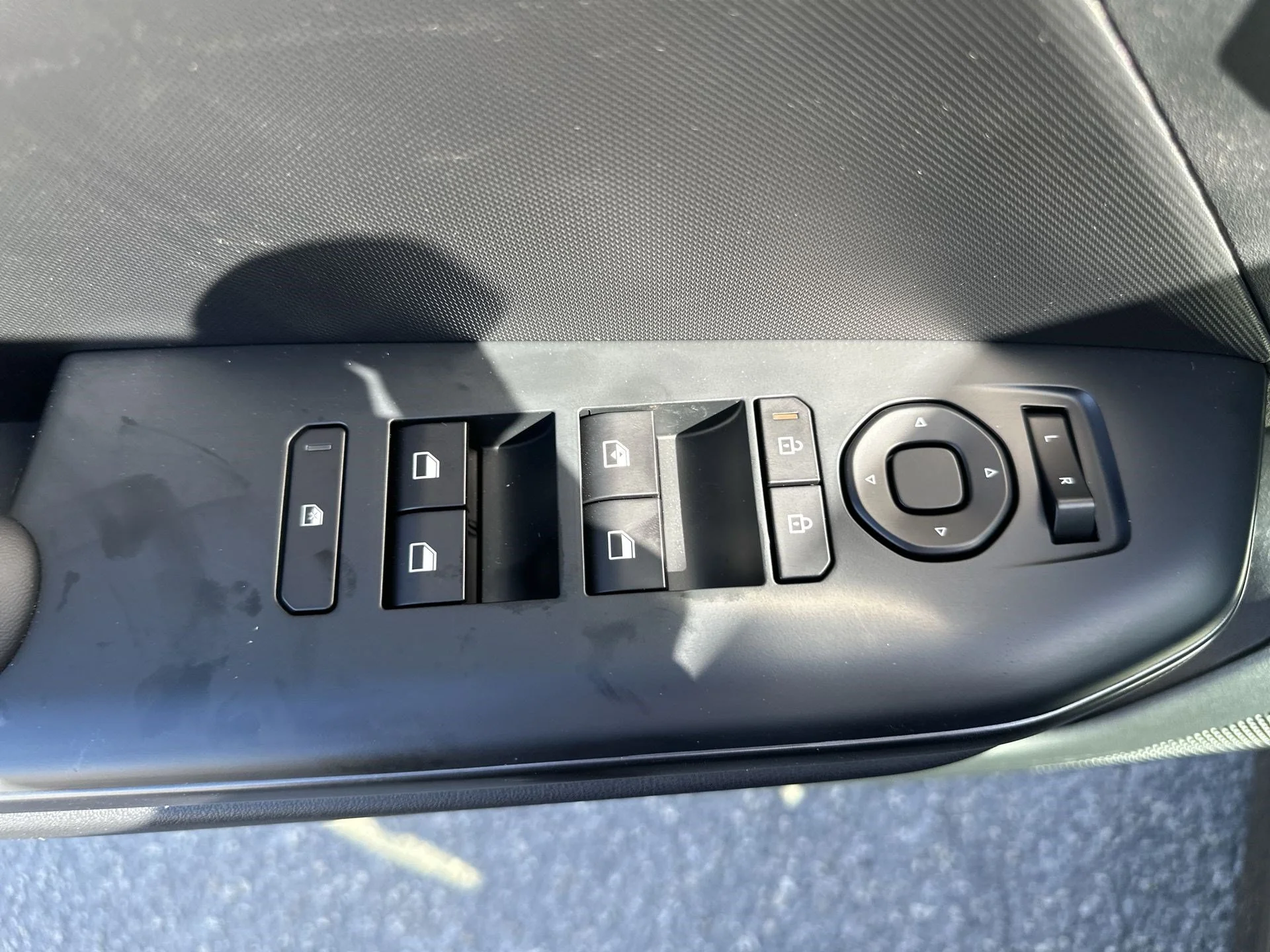 New 2027 Terrain Brown Kia X-Line S image 17
