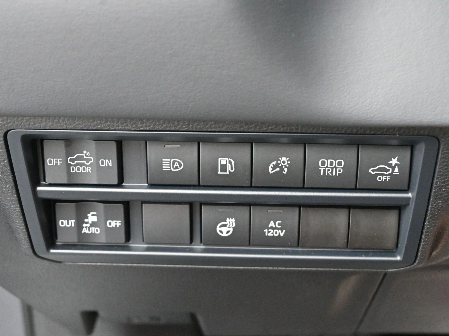 Used 2025 Magnetic Gray Metallic Toyota Platinum Hybrid image 29