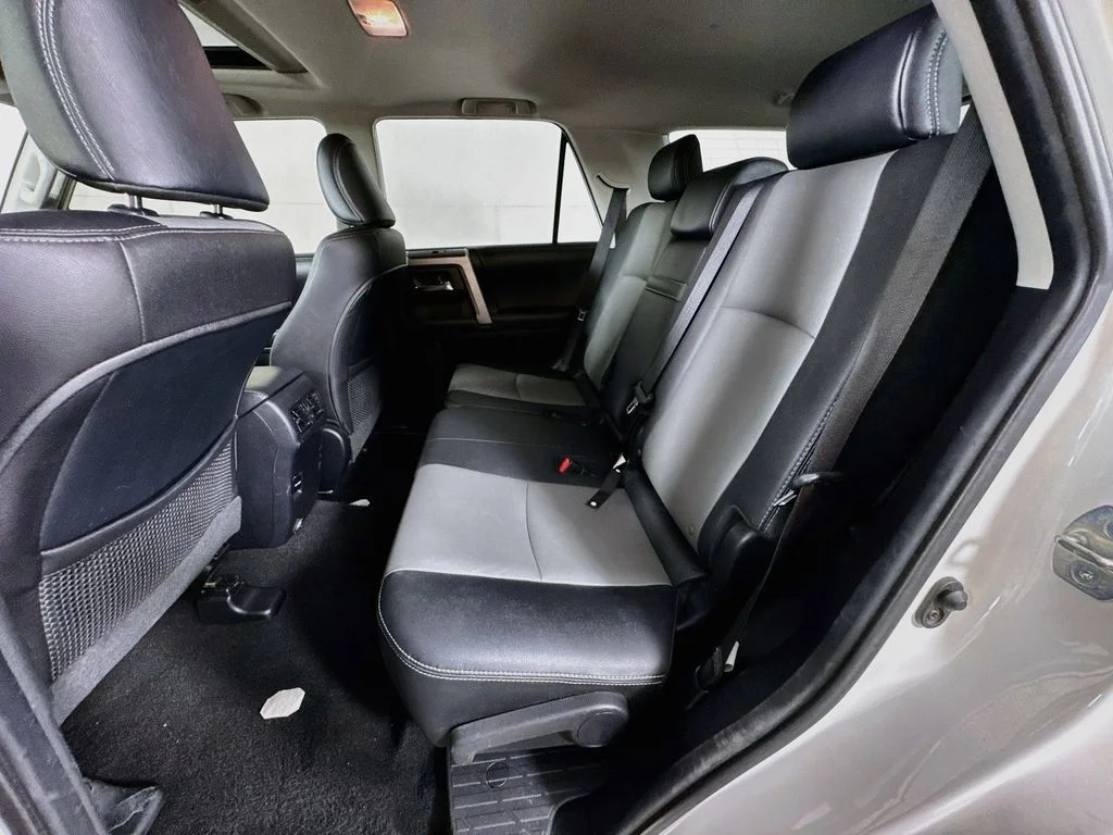 Used 2018 White Toyota SR5 Premium image 30