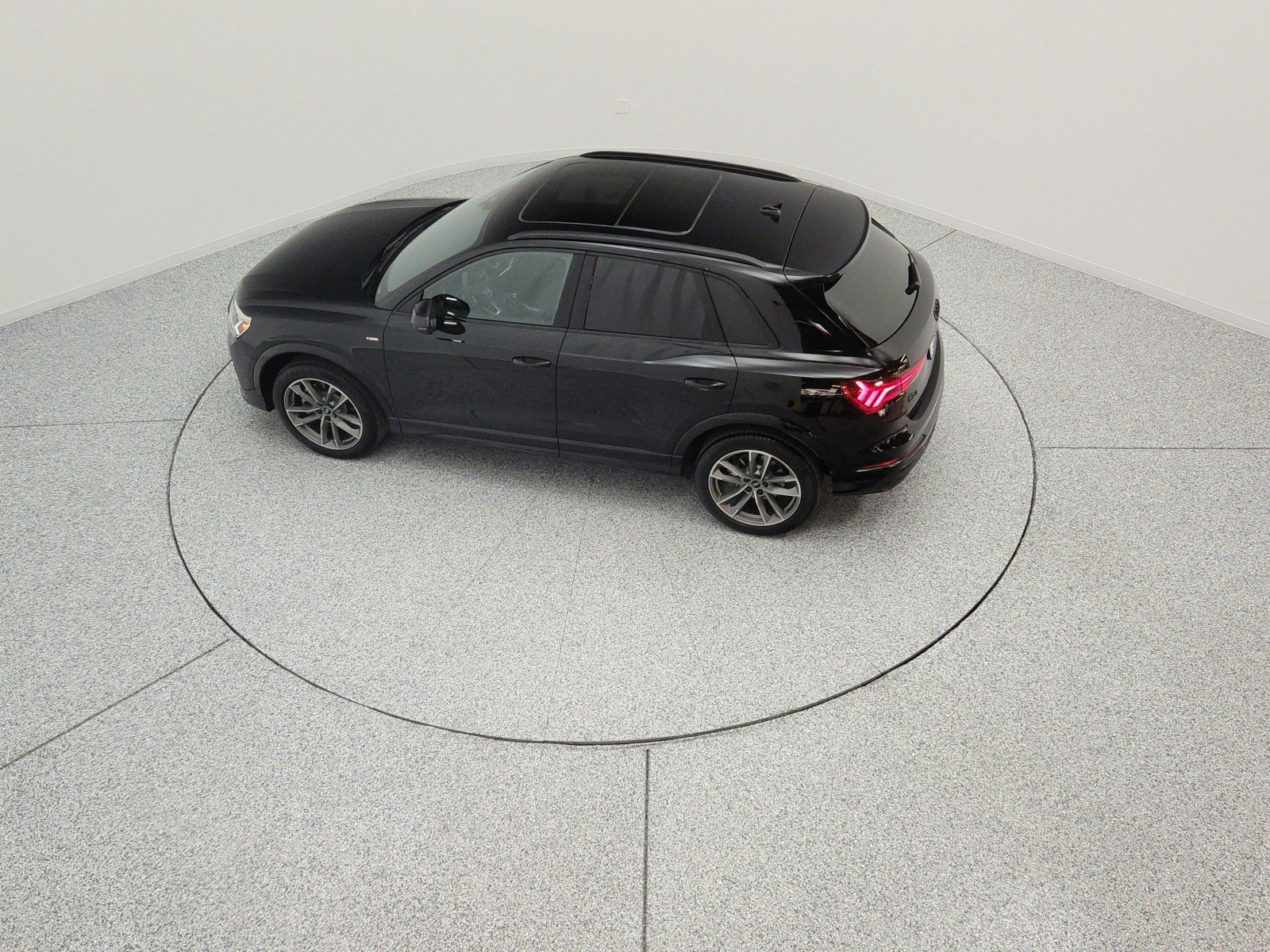 Used 2025 Mythos Black Metallic Audi S line Premium image 16