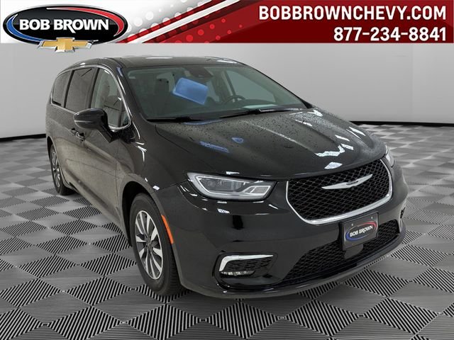 2024 Chrysler Pacifica Hybrid Select PHEV's photo